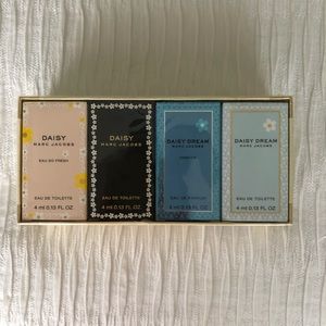 Marc Jacobs Daisy Women’s Mini 4 Piece Gift Set